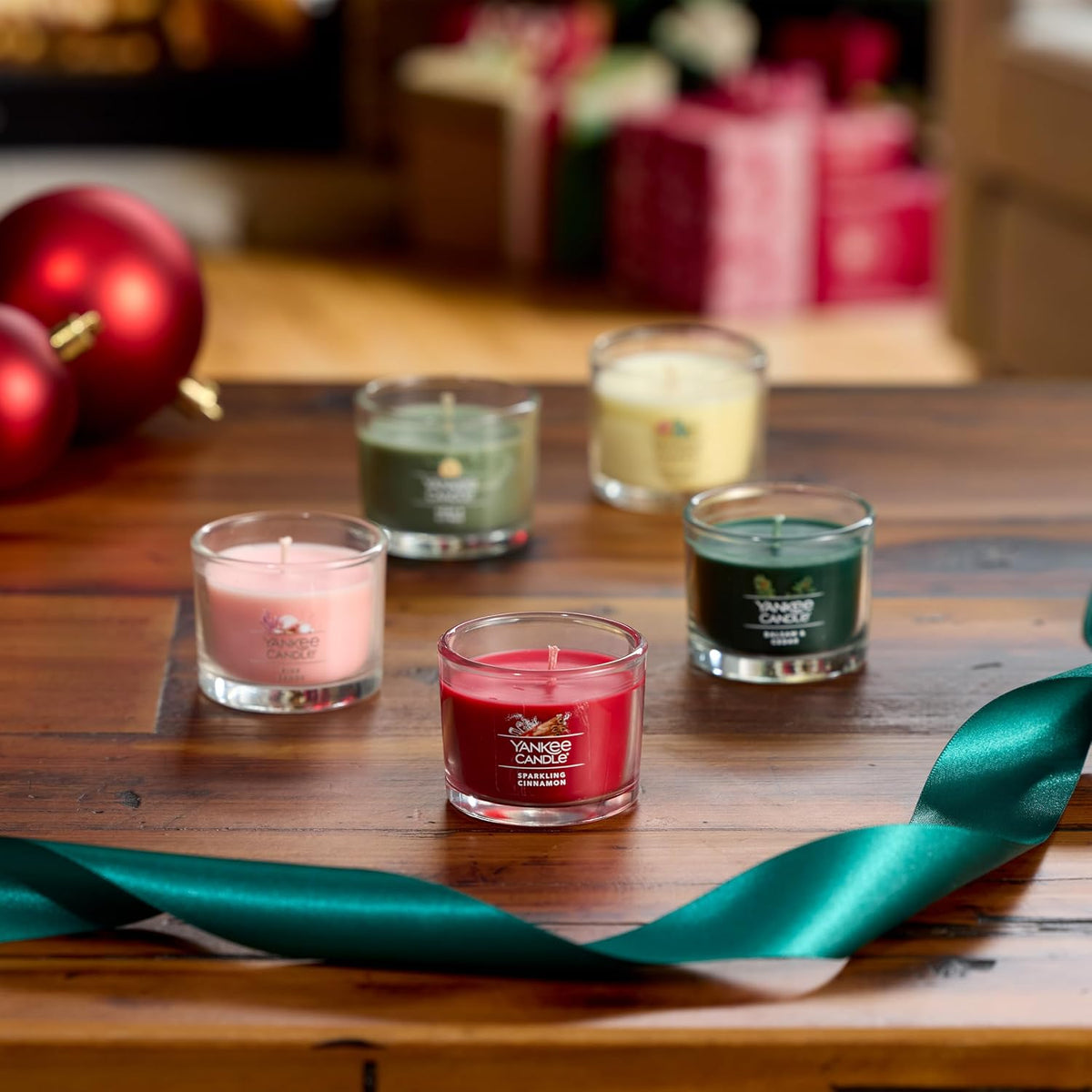 Yankee Candle Signature Votive Mini Candle Jars, 12 Days of Christmas Candle Advent Calendar 2026 Variety Pack, Natural Soy Wax Blend Candle with Natural Fiber Wick, 1.3 OZ Glass Jar, (Pack of 12)